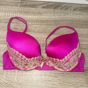 Victoria’s Secret Very Sexy Push-Up Bra Size 32C in A Hot Pink Fushia Color